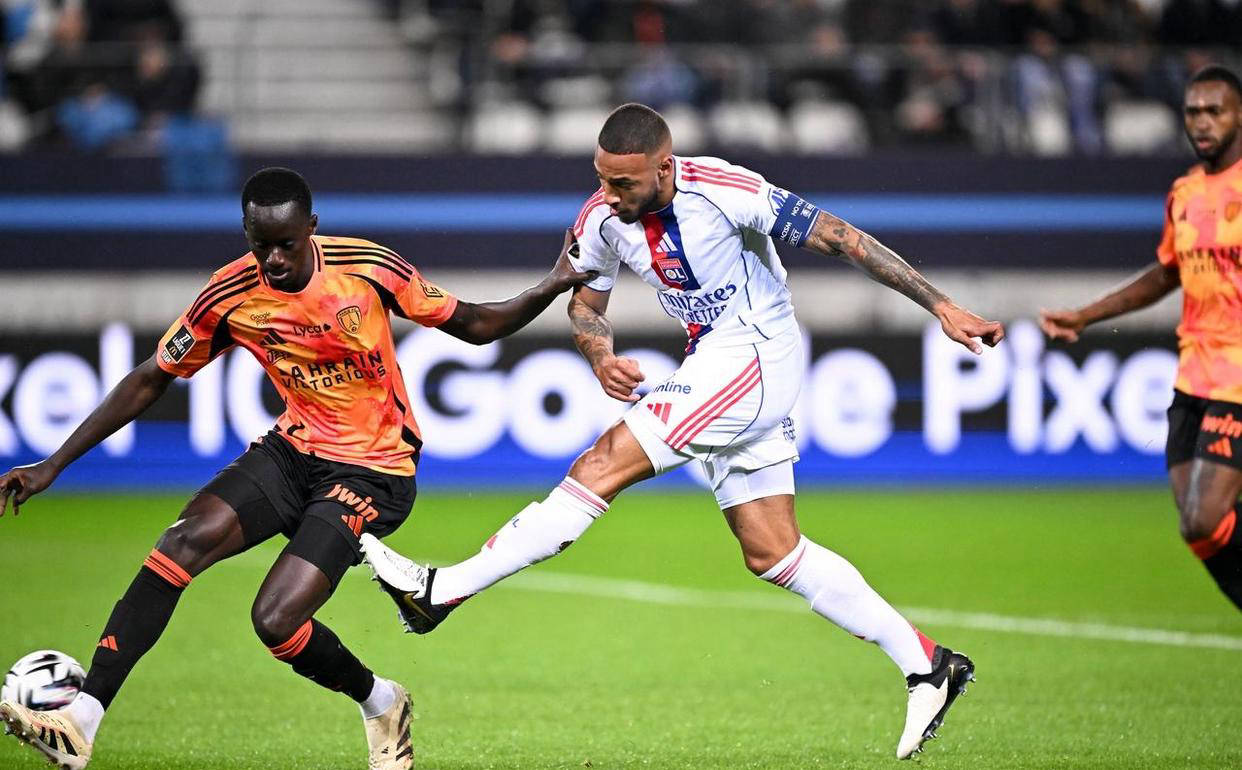 法甲大冷门!落后3球仍不输,巴黎FC主场逼平里昂